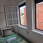 In Alfama- Beco De Sao Miguel Lissabon