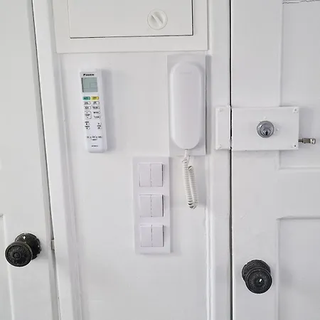 In Alfama- Beco De Sao Miguel