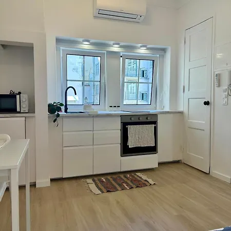 In Alfama- Beco De Sao Miguel *