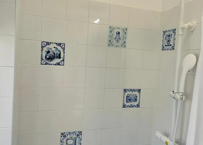 In Alfama- Beco De Sao Miguel