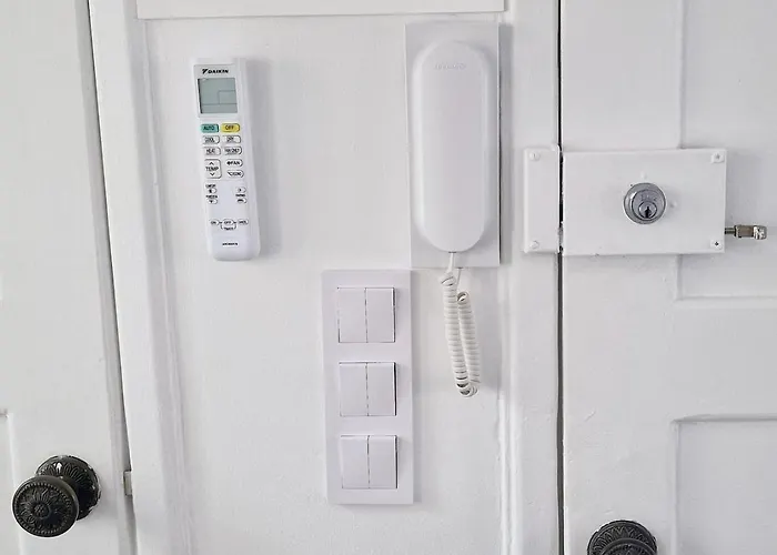 In Alfama- Beco De Sao Miguel