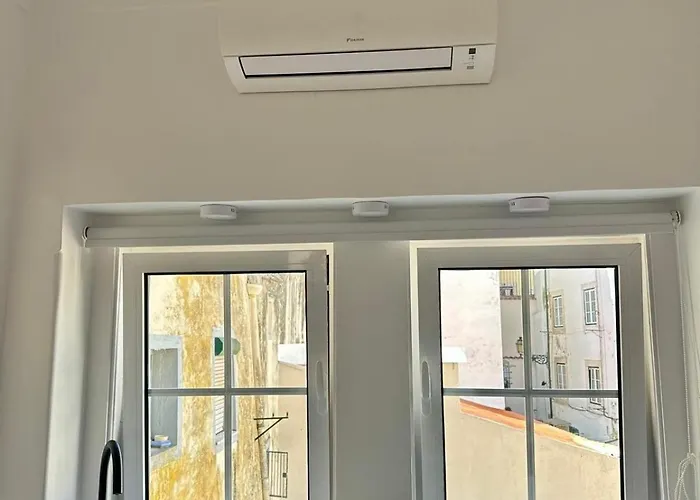 In Alfama- Beco De Sao Miguel *