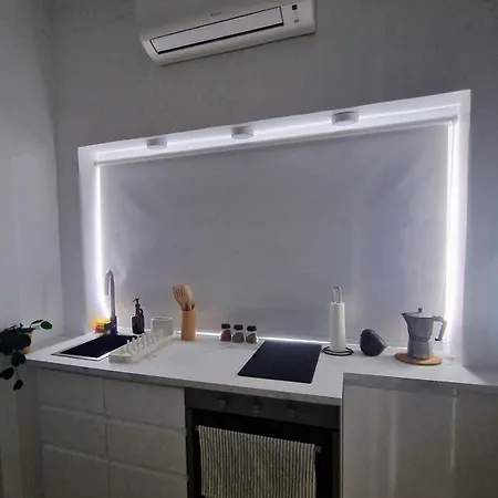 In Alfama- Beco De Sao Miguel * Lisbona