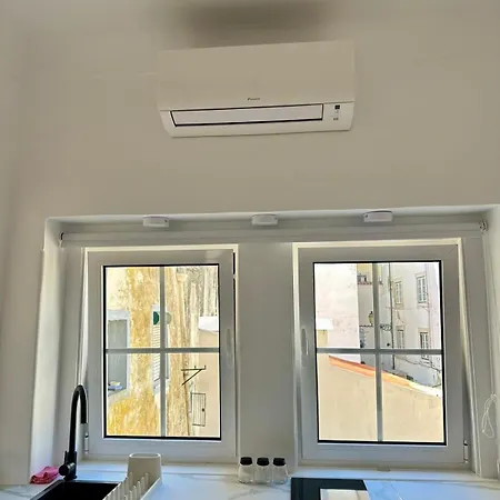 In Alfama- Beco De Sao Miguel *